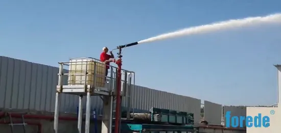 Monitor de espuma para boca de incendios de flujo constante